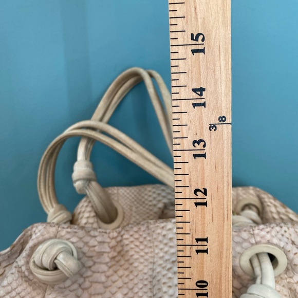 Michael Kors python large green bag with gold hardware - Picture 5 of 8